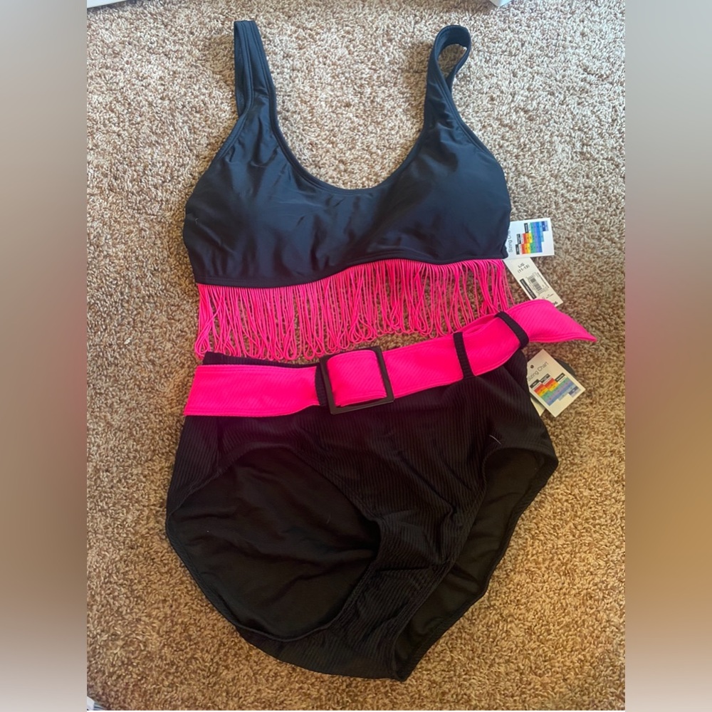Large NWT swimsuit. No Boundaries bikini